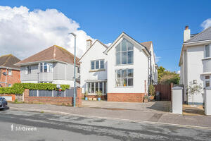 Picture #0 of Property #136708768 in Harland Road, Hengistbury Head BH6 4DN