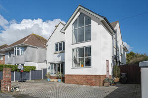 Picture #2 of Property #136708768 in Harland Road, Hengistbury Head BH6 4DN