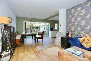 Picture #7 of Property #1369389141 in Harbour Road, Bournemouth BH6 4DE