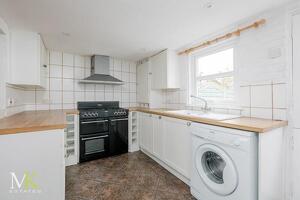 Picture #4 of Property #1370788641 in Millhams Road, Bournemouth BH10 7LJ