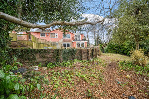 Picture #0 of Property #1372686441 in Broadstone, Poole BH18 9EB
