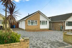 Picture #0 of Property #1384290441 in Creekmoor Lane, Poole BH17 7BS
