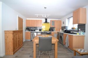 Picture #30 of Property #1384342641 in HOME WITH ANNEXE in Manor Road, Verwood BH31 6DX