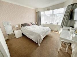 Picture #8 of Property #1387325541 in Christchurch BH23 3QL