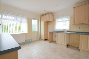Picture #5 of Property #1393296741 in Broadstone BH18 9DJ