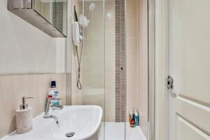 Picture #9 of Property #1400377641 in Diamond Place, MUSCLIFF, Bournemouth BH8 0FA