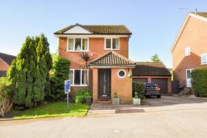 Picture #0 of Property #1419510741 in Bridle Way, Wimborne BH21 2UX