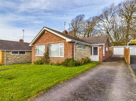 Picture #0 of Property #1420558641 in Manning Avenue, Highcliffe BH23 4PW