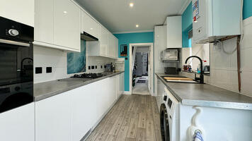 Picture #6 of Property #1425102741 in Shapwick Road, Hamworthy BH15 4AP