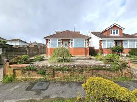 Picture #0 of Property #1425145641 in Burley Road, Parkstone, Poole BH12 3DA