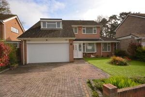 Picture #0 of Property #1426507641 in Springdale Grove, Corfe Mullen BH21 3QT
