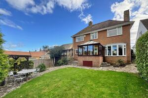 Picture #1 of Property #1429215231 in Vivian Park, Swanage BH19 1PJ