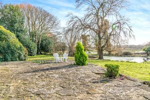 Picture #2 of Property #1430572641 in Ringwood Road, Avon, Christchurch BH23 7BQ