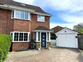 Picture #0 of Property #1433910741 in Selworthy Close, Whitecliff BH14 8DR