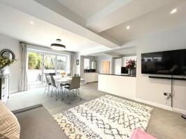 Picture #1 of Property #1433910741 in Selworthy Close, Whitecliff BH14 8DR