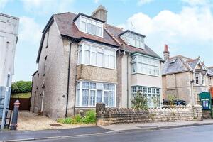 Picture #0 of Property #1435709931 in Kings Road West, Swanage BH19 1HR