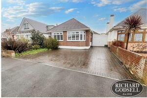 Picture #0 of Property #1438085541 in Mudeford Christchurch BH23 3JS