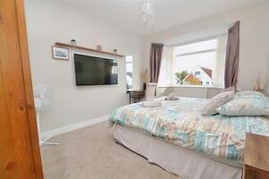 Picture #9 of Property #1445101641 in Woodlands Avenue BH15 4EF
