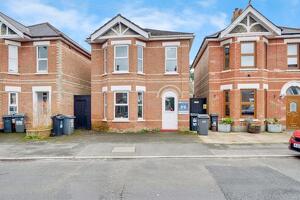 Picture #0 of Property #1445744541 in Markham Road, Bournemouth BH9 1JD