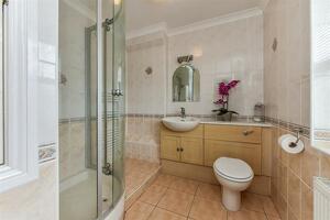 Picture #14 of Property #1448112741 in Driftwood Gardens, Totton SO40 8WJ
