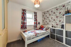 Picture #15 of Property #1448112741 in Driftwood Gardens, Totton SO40 8WJ