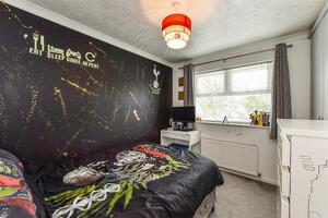 Picture #17 of Property #1448112741 in Driftwood Gardens, Totton SO40 8WJ