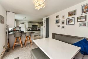 Picture #7 of Property #1448112741 in Driftwood Gardens, Totton SO40 8WJ