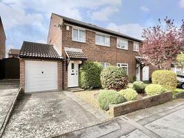 Picture #0 of Property #1451755641 in Nuthatch Close, Creekmoor, Poole BH17 7XR