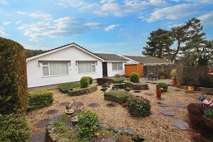 Picture #14 of Property #1454124231 in St Catherine's Hill  Christchurch BH23 2TA