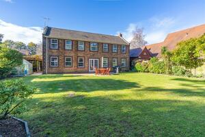 Picture #11 of Property #1463216241 in Castlemews, Ringwood BH24 2BG