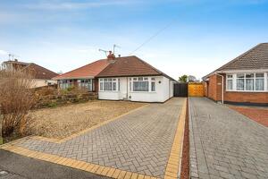 Picture #0 of Property #1464271341 in Morpeth Avenue, Totton, Southampton SO40 3QG