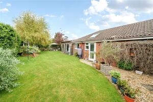 Picture #1 of Property #1464829431 in Sky End Lane, Hordle, Lymington SO41 0HG
