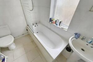 Picture #7 of Property #1466085441 in Bournemouth BH9 2NX