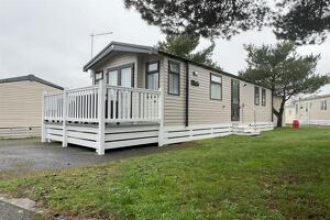 Picture #0 of Property #1469813541 in Oakdene Forest Holiday Park, St. Leonards, Ringwood BH24 2RZ
