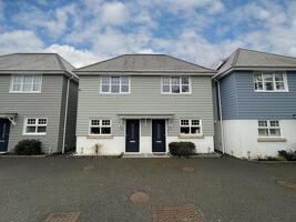 Picture #19 of Property #1494001641 in Vandeleur Close, Poole BH15 3FH