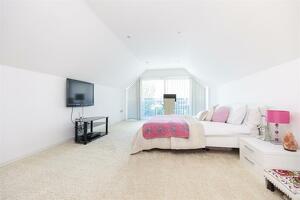 Picture #8 of Property #1494552141 in Dorset Lake Avenue, Poole BH14 8JD