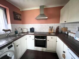 Picture #4 of Property #1495411641 in Vicarage Road, Marchwood, Southampton SO40 4SX