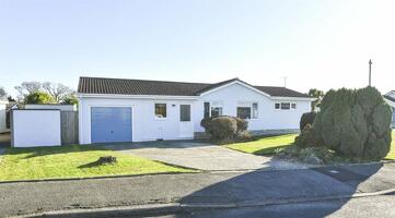 Picture #0 of Property #1496052441 in Briar Way, Colehill, Wimborne BH21 2LB