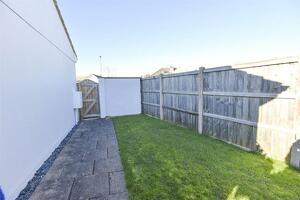 Picture #11 of Property #1496052441 in Briar Way, Colehill, Wimborne BH21 2LB