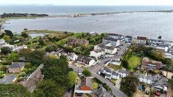 Picture #0 of Property #1501416741 in Mudeford, Christchurch BH23 3NL