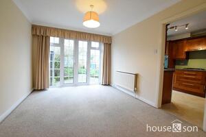 Picture #2 of Property #1506323541 in Wedgwood Drive, Whitecliff, Poole BH14 8ET