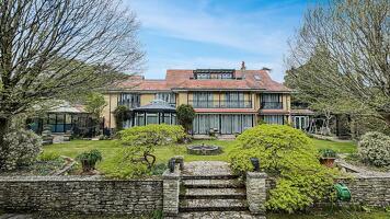 Picture #7 of Property #1511317641 in Branksome Park BH13 6LL