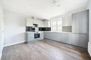 Picture #1 of Property #1512311541 in Forest View, Ringwood Road, Woodlands SO40 7HT