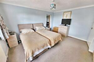 Picture #7 of Property #1514005641 in Bournemouth BH12 5EU