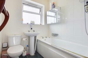 Picture #18 of Property #1517260731 in Moordown , Bournemouth OPEN TO OFFERS BH9 3BB