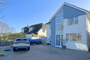 Picture #1 of Property #1520945541 in Broadway, Hengistbury Head, Bournemouth BH6 4EJ