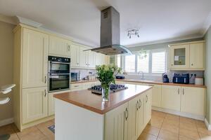 Picture #1 of Property #1524666441 in Oaks Drive, St Leonards, Ringwood BH24 2QT