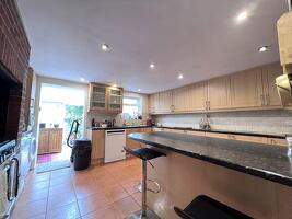 Picture #1 of Property #1526995731 in Swanage BH19 1HZ