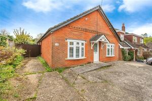 Picture #0 of Property #1527441741 in Holly Road, Ashurst, Southampton SO40 7BA