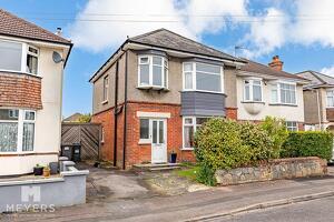 Picture #0 of Property #1527745641 in Victoria Park Road, Moordown BH9 2RD
